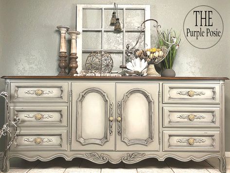 How to Paint a French Country or Modern Farmhouse Buffet using Dixie Belle Paint and Dixie Dirt Chalk Paint Buffet, French Provincial Dresser Makeover, Modern Farmhouse Buffet, French Country Buffet, Furniture Painting Tutorial, Chalk Paint Furniture Diy, Farmhouse Buffet, Painted Buffet, Buffet Decor