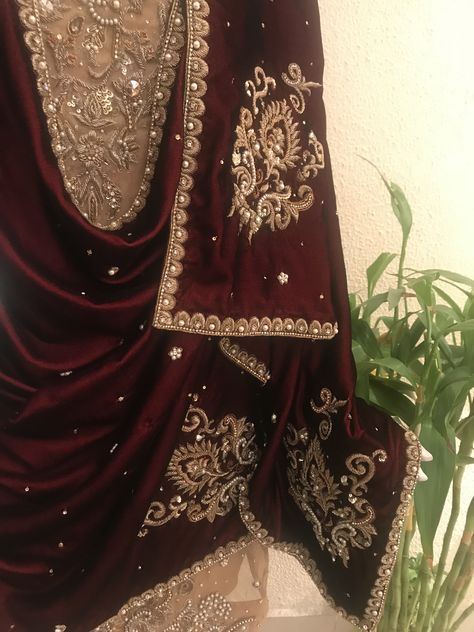 Glamorous and classy maroon colored velvet shawl Velvet Shawl Embroidery Design, Velvet Shawls Embroidery, Velvet Shawl Indian, Simple Nikkah, Velvet Shawl Wedding, Festive Embroidery, Velvet Shawls, Bridle Dress, Heavy Dupatta