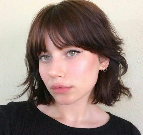 European Haircut, Short Bangs Short Hair, 32 Years Old, Fashion Tumblr, Choppy Hair, Hair With Bangs, Short Choppy Hair, Shot Hair Styles, Peinados Fáciles Para Cabello Corto