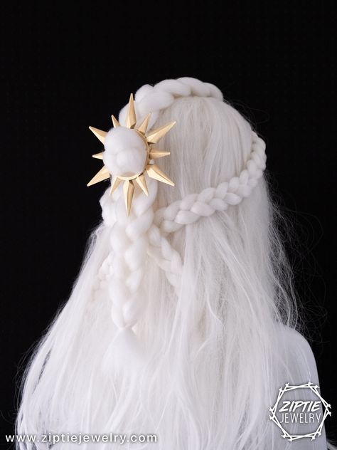 SHINE LIKE A SUN WITH THIS COMFORTABLE  SUNBURST HALO HAIR BUN CROWN + SUPER COMFORTABLE & LIGHT HAIR BUN CROWN + + One Size Fits All, The piece comes with included pair of hair pins so the bun crown can be attached to any size of bun/ponytail. + + Beautiful Spike Hair Bun Crown is made out of 3D printed plastic material + + The outer diameter of the Hair Bun Crown measures about 15 cm / 5.90 inches, the inner diameter measures 5 cm / 2 inches + + The longer spike on the Hair Bun Crown is  4,5 c Crown And Scepter, Sun And Moon Hair Accessories, Cool Head Accessories, Sun Headdress, Sun Hair Pin, Sun Hair Accessories, Sun Crown, Hair Lights, Hair Accessories Bun