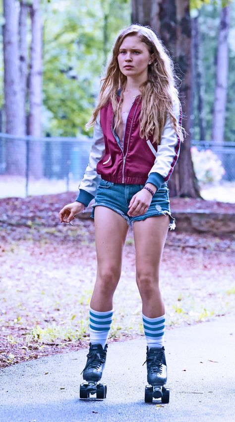 Eliza Scanlen Amma Crellin, Eliza Scanlen, Eve Costume, Haley Lu Richardson, Female Avatar, Roller Girl, Little Women, Skater Girls, Roller Skating