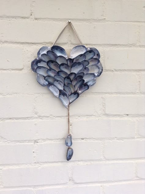 Blue muscle shell heart Art Coquillage, Oyster Shell Crafts, Shell Heart, Seashell Projects, Shells Diy, Mussel Shell, Shell Crafts Diy, Sea Crafts, Sea Shell Decor