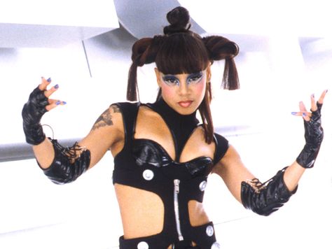 No scrubs Lisa "Left Eye" Lopez Left Eye Tlc, Lisa Lopes, Tlc Outfits, Real Y2k, No Scrubs, Lisa Left Eye, Y2k Futurism, Futuristic Y2k, Afro Futurism