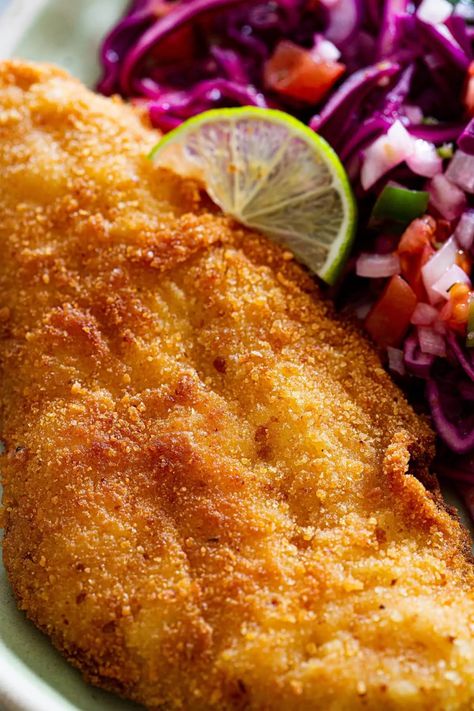 Mexican Fried Fish Recipes, Mexican Seafood, Spicy Guacamole, Cilantro Lime Sauce, Boricua Recipes, Fried Fish Recipes, Lime Sauce, Fish Fillet, Mexican Food Recipes Authentic