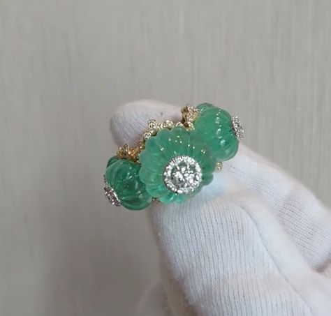 Carved Emerald, Cut Rings, Emerald Cabochon, Beads Ring, Emerald Rings, Emerald And Diamond Ring, Designer Rings, Emerald Cut Rings, Emerald Bead