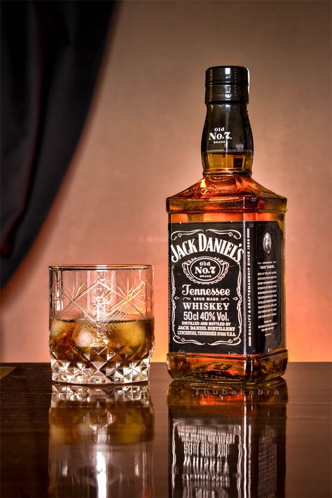 Bourbon Whiskey Brands, Whiskey Quotes, Jack Daniels Bottle, Cocktail Drinks Alcoholic, Jack Daniels Distillery, Whiskey Brands, Cigars And Whiskey, Tennessee Whiskey, Scotch Whiskey