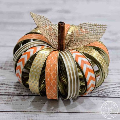 Canning Jar Lid Pumpkin Diy, Pumpkin Mason Jar Lids, Mason Jar Rings Pumpkins, Mason Ring Pumpkin, Pumpkin Made From Canning Jar Rings, Pumpkin Made Out Of Mason Jar Lids, Canning Lid Pumpkin Diy, Mason Jar Ring Pumpkin Diy, Crafts With Jar Rings