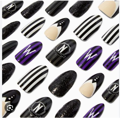 Wensday Adams Nails Ideas, Wednesday Nails Art, Halloween Nails Addams Family, Wednesday Themed Nails, Wednesday Nail Designs, Wensday Adams Nails, Adams Family Nail Art, Wednesday Addams Nails Ideas, Wednesday Inspired Nails