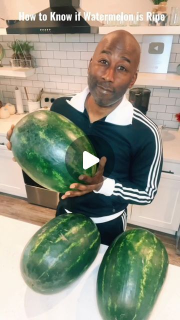 Harold Leffall on Instagram: "How to know if watermelon is ripe?  The juicer I am using is the Kuvings AUTO10. Use my code JuiceGuy and save 10%. Link for juicer is in my bio.  Get Ya Watermelon On! #watermelon #health #fruit #kuvings @kuvingsusa" How To Choose A Watermelon, Watermelon Diet Before And After, Watermelon Ripeness, Watermelon Challenge, Watermelon Juice Benefits, Watermelon Hacks, Ripe Watermelon, Fruit Hacks, Dr Sebi Alkaline Food