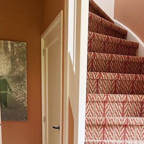 Jantien Nunnikhoven on Instagram: "Looking for some inspiration to spruce up your hallway? Look no further than designer @sieshome ! With their recent hallway makeover, they've taken a drab space and turned it into a warm and welcoming entryway. What was once a sea of grey has been transformed with warm terra cotta walls and our loop pile woolen Ikat stair covering that features warm hues of olive, burgundy and more terra cotta. The end result is a truly fresh and inviting look that's sure to i Terra Cotta Walls, Stairs Covering, Welcoming Entryway, Hallway Makeover, A Sea, Terra Cotta, House Stuff, Hallway, Entryway