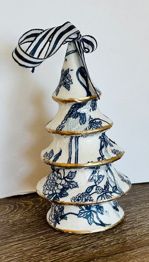 Chinoiserie Pagoda Style Decoupaged Blue and White Ceramic Tree - Etsy Pagoda Architecture, Chinoiserie Christmas Decor, Grand Millenial, Chinoiserie Ornaments, Floral Christmas Tree, Chinoiserie Christmas, Traditional Holiday Decor, Ceramic Tree, Chinoiserie Blue