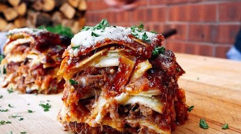 Smoked BBQ Lasagna | GQue BBQ | Barbecue Recipes Bbq Lasagna, Smoked Lasagna, Chicken Lasagne, Bbq Pulled Chicken, Braised Chicken Breast, Smoked Bbq, Chicken Lasagna, Bbq Meat, Pulled Chicken