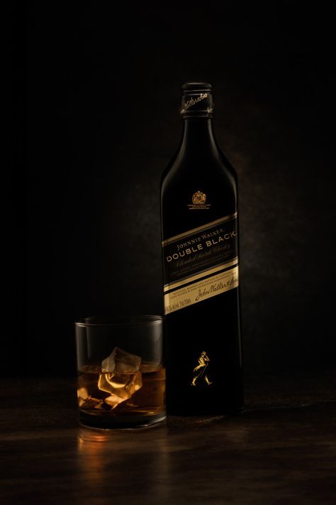 Whiskey Photography, Blender Inspiration, Johnnie Walker Whisky, Johnny Walker, Black Whiskey, Dark Mode, Johnnie Walker, Whiskey, Food Photography