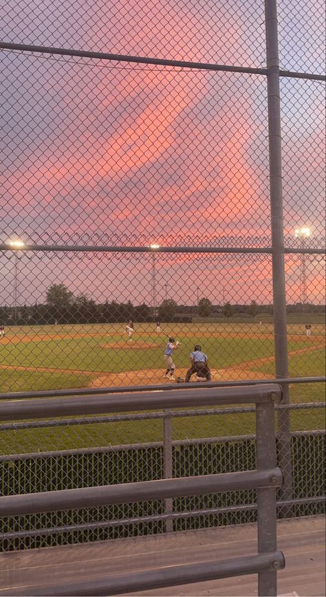 Baseball Asthetic Picture, Aesthetic Baseball Pictures, Baseball Aesthetic Boy, Baseball Astethic, Baseball Field Aesthetic, Hernandez Aesthetic, Twdg Aesthetic, Softball Wallpapers, Savannah Bananas Baseball