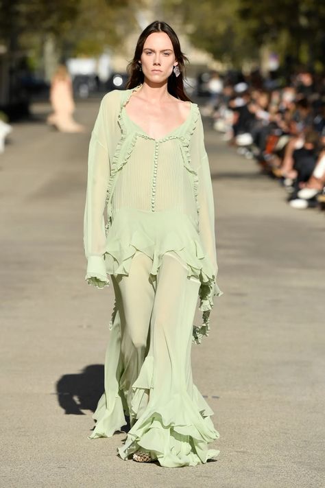 Stella McCartney RTW Spring 2024 [PHOTOS] Isabel Marant Style, Albanian Clothing, Head Scarf Styles, Couture Embroidery, Fashion Inspiration Design, Feminine Outfit, Fashion Show Collection, Fashion Lookbook, Romantic Style