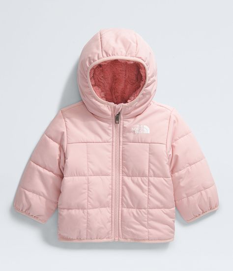 With an insulated, water-repellent outer on one side, and high-pile fleece on the other, the Baby Reversible Shasta Full-Zip Hooded Jacket helps keep smiles on faces—even through winter’s worst. The reversible design allows this jacket to quickly adapt to the weather, so you can pack one less thing for their earliest adventures. Kids' Baby (0-24M). Water-repellent.. Hooded.. .. Reversible. [North Face, Northface, thenorthface, the northface, TNF, tnf]