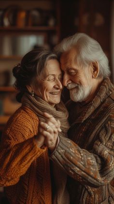 Older Couples In Love, Older Couple Photo Poses, Elder Couple Photography, Posing Older Couples, Senior Couple Photography, Wedding Photos For Older Couples, Older Couple Poses Photography, Elderly Couple Photoshoot, Elder Photoshoot