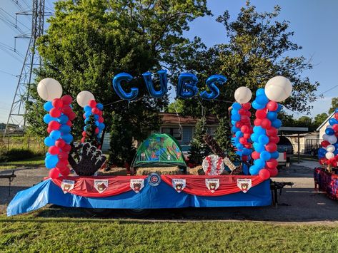 Sport Float Ideas For Parade, Sports Floats For Parade, Trailer Float Parade Ideas, Baseball Float Ideas Parade, Baseball Parade Float, Parade Float Ideas Baseball, Parade Float Diy, Parade Float Ideas, Parade Float Decorations