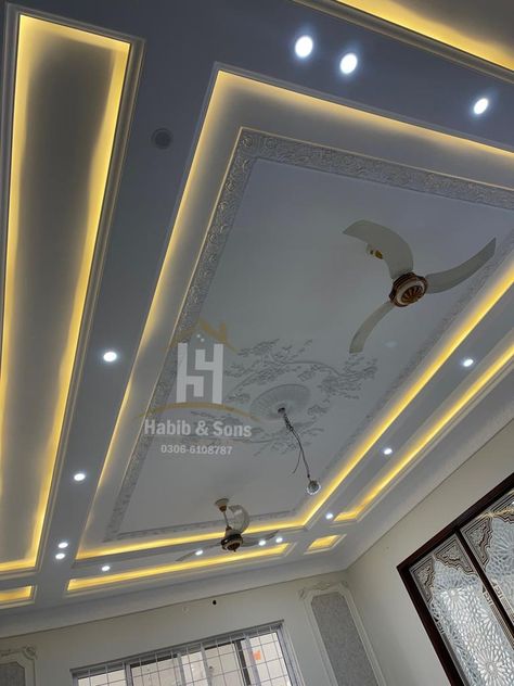 Tv Lounge Ceiling Design, Plaster Ceiling Design, Pop Design For Hall, Luxury Ceiling Design, Simple Ceiling, Tv Lounge, Simple Ceiling Design, Ceiling Tv, Staircase Railing