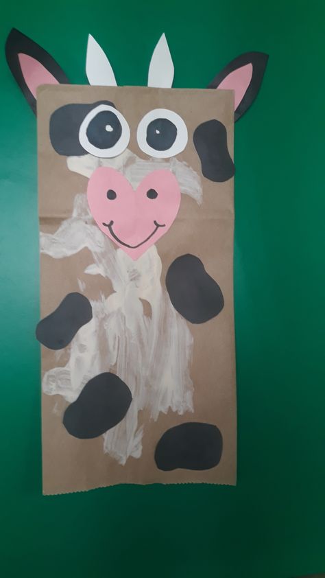 Farm Animal Week Preschool, Farm Preschool Centers, Farm Life Crafts Preschool, Farm Life Art Preschool, Farms Preschool Activities, Farm Animal Daycare Theme, Farm Daycare Activities, Farm Art Crafts Preschool, Down On The Farm Preschool Crafts