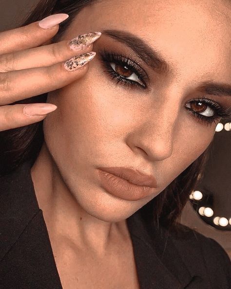 Rocker Chic Makeup Smokey Eye, Boho Smokey Eye Makeup, Smoky Eyes For Brown Eyes, Black Tie Wedding Guest Makeup, Rock Glam Makeup, Glam Rock Makeup Looks, Rock Concert Makeup Looks, New Year’s Eve Makeup Look, Rocker Chic Makeup