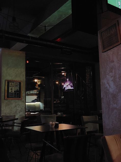 Coffee Shop Aesthetic Dark, Coffee Bar Interior, Dark Cafe, Dark Table, Cozy Coffee Shop, Coffee Shop Aesthetic, Shop Aesthetic, Cozy Coffee, Bar Interior