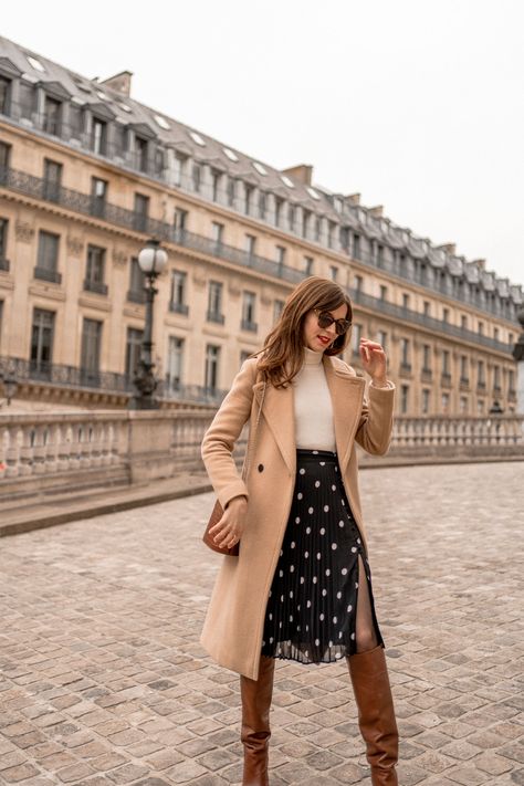 look-jupe-sezane Romantic Fall Outfits, Romantic Style Outfit, Outfit Chic, Romantic Outfit, Looks Chic, Casual Winter Outfits, Autumn Outfit, Outfit Inspo Fall, Romantic Style