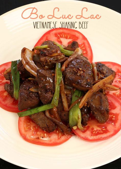 Bo Luc Lac Recipe Vietnamese Food, Bo Luc Lac Recipe, Vietnamese Steak, Bo Luc Lac, Shaken Beef, Doenjang Recipe, Chow Fun Recipe, Shaking Beef, Riblets Recipe