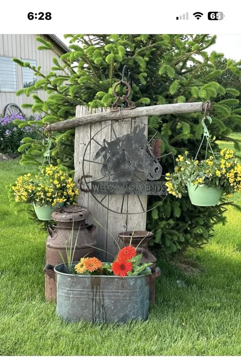 Country Yard Ideas, Stairs Rails, Primitive Gardens, Picnic Shelter, Outdoor Yard Ideas, Farmhouse Yard, Rustic Landscaping, Garden Wall Designs, Country Garden Decor