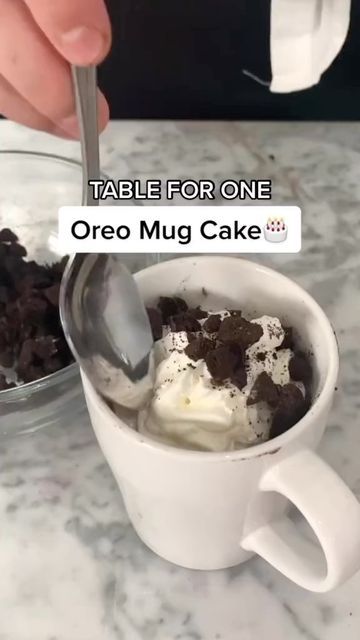 Recipes on Instagram: "Oreo Mug Cake 🍫🥰 #viral #recipes #oreo" Oreo Mug Cake, Recipes Oreo, Oreo Mug, Easy Winter Recipes, Viral Recipes, Oreo Cupcakes, Oreo Brownies, Oreo Truffles, Easy Summer Meals