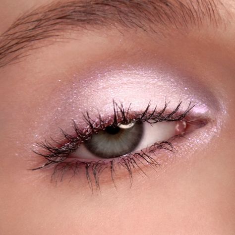 We don't mean to brag but...our shades – and their names – are seriously iconic 🙌. To wit: this icy lilac Eye Shadow in #HUMBLEBRAG. Which… Soft Lilac Eye Makeup, Lilac Eye, Lilac Eyeshadow, Mac Cosmetics Eyeshadow, Maquillage On Fleek, High Fashion Makeup, Magical Makeup, Simple Makeup Looks, Pigment Eyeshadow