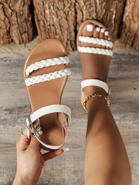 Cute Sandals For Summer, Slippers Aesthetic, Bride Shoes Flats, White Sandals Flat, Vacation Sandals, Women Flat Sandals, Summer Sandals Flat, Fab Shoes, Braided Sandals