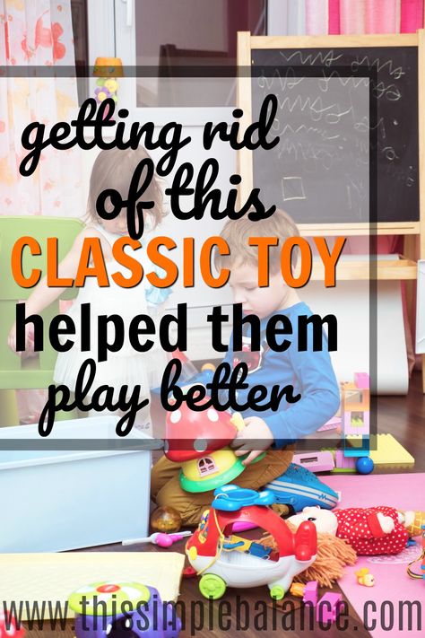 We all want our kids to play pretend! That's why decluttering toys can be scary -what if they don't play anymore?! This story proves that getting rid of even the most classic toy can be SO SURPRISINGLY GOOD - simplicity parenting wins again. Toy Minimalism, Simplicity Parenting, Relaxed Homeschooling, Parenting Win, Homeschool Lesson Plans, Decluttering Ideas, Play Pretend, Decluttering Tips, Mom Life Hacks