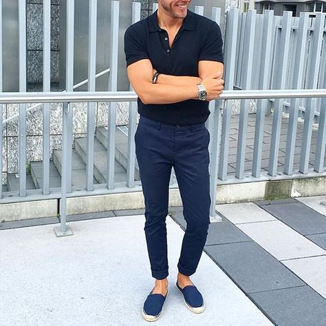 Black polo, navy trouser and @superdryglobal #espadrilles ✨ by @keymanstyle [ www.RoyalFashionist.com ] Espadrilles Outfit Men, Alpargatas Outfit, European Mens Fashion, Espadrilles Outfit, Preppy Style Spring, Gentleman Lifestyle, Espadrilles Men, Mens Summer Shoes, Adidas Zx Flux