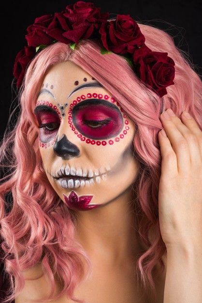 Day Of The Dead Halloween, Dead Makeup, Photo Woman, Sugar Skull Makeup, Painted Face, Skull Makeup, Day Of The Dead, Premium Photo, Pink Hair