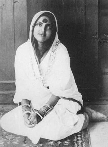 Anandamayi Ma Ma Anandamayi, Anandamayi Ma, Arte Yoga, Kriya Yoga, Yoga Club, Paramahansa Yogananda, Gayatri Mantra, Private Yoga, Bhakti Yoga