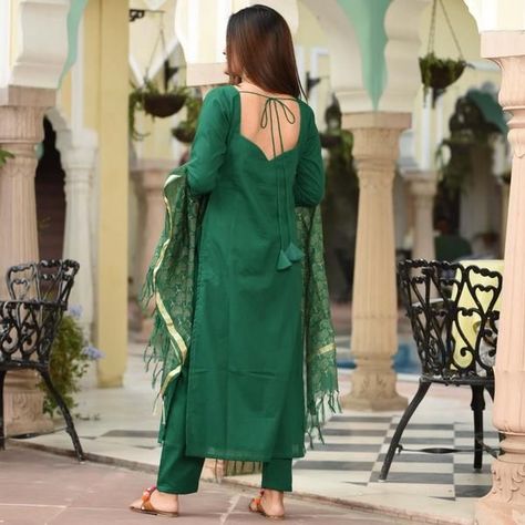 Dori Designs, Kurti Back Neck Designs, Tassels Fashion Clothing, Simple Kurtis, Plain Suit, Salwar Neck Designs, 8 December, Super Suit, Backless Blouse Designs