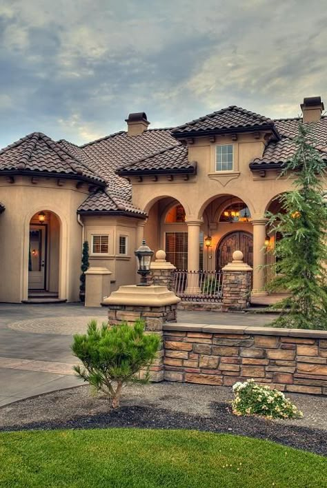 Tuscan love Tradewinds General Contacting, Inc. Mediterranean Exterior Design, Tuscan Interior, Mediterranean Exterior, Dwelling Place, Tuscan Home, Mediterranean Style Homes, Tuscan Design, Mediterranean Home Decor, Nice House