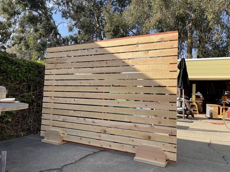 Free standing parklet screen outdoor privacy wood screen Free Standing Wall Outdoor, Freestanding Privacy Wall, Free Standing Fence Ideas, Diy Pallet Privacy Screen, Pallet Privacy Wall Backyard, Diy Free Standing Privacy Screen, Moveable Privacy Fence, Free Standing Privacy Fence, Portable Privacy Screen Outdoor