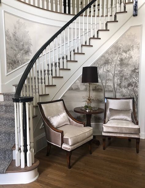 Stair Way Wall Decor Ideas Modern, Stair Way Wall Decor Ideas, Curved Staircase Decor, Curved Staircase Wall Decor, Wall Cut Out Ideas, Curved Foyer, Curved Wallpaper, Modern Colonial Decor, Stairwell Mural