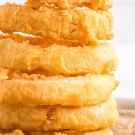 Batter For Onion Rings, Crispy Onion Rings, Homemade Onion Rings, Onion Rings Recipe, Julie Blanner, Sandwich Sides, Cooking Onions, Dinner Sandwiches, Roasted Vegetable Recipes