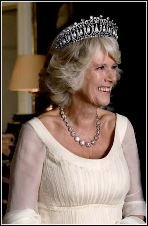 Now Camilla is wearing the tiara that was given to Diana by the Queen as a wedding gift. It should have been kept under lock and key and never been worn by Camilla. It was a trade mark for Princess Diana. The one who should wear this tiara is William's wife Kate.  Princess Kate rightfully deserves to wear Diana's tiaras and jewels not Camilla -thank God Camilla will never be seen in the Spencer tiara. Diana Tiara, Camila Parker, Lovers Knot Tiara, Lovers Knot, Prinz Charles, Camilla Duchess Of Cornwall, Under Lock And Key, Wedding G, Prince Charles And Camilla