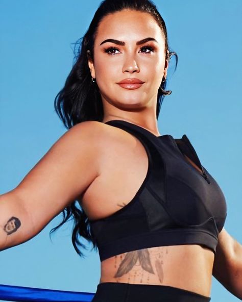 Demi Lovato 2020, Demi Lovato Weight, Demi Lovato Body, High Impact Sports Bra, Support Bras, Hollywood Celebrities, Gal Gadot, Demi Lovato, Celebrity Photos