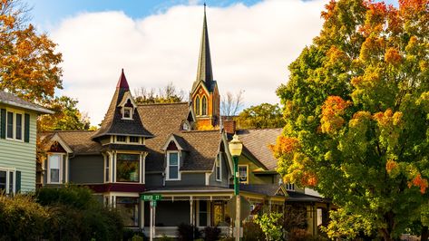 Decorah Iowa Travel, Decorah Iowa, Iowa Travel, Places In America, Travel News, American Heritage, Small Town, Small Towns, Trip Planning