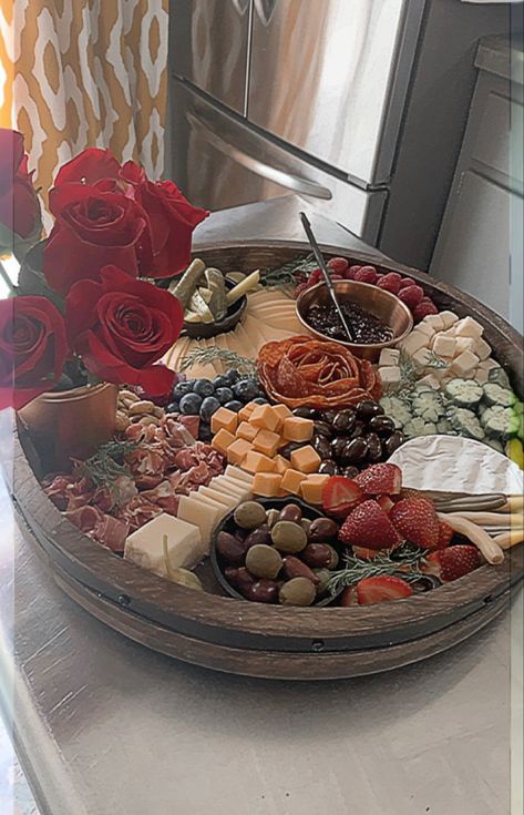 Kentucky Derby Charcuterie Board, Kentucky Derby Veggie Tray, Derby Charcuterie Board, Kentucky Derby Dip Board, Kentucky Derby Party Shots, Kentucky Derby 2024 Party, Kentucky Derby Betting Board, Derby Food, Steeple Chase