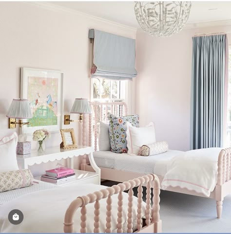 Shared Girls Room, Kids Shared Bedroom, Girls Room Design, Bedroom Wall Decor Ideas, Toddler Bedroom Girl, Big Girl Bedrooms, Toddler Girl Room, Toddler Room Decor, Kids Bedroom Inspiration