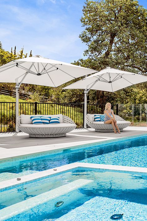 Blue Pool Umbrella, In Pool Umbrella, Shade Over Pool, Pool Umbrella Ideas, Pool Deck Umbrella, Swimming Pool Umbrella, Luxury Outdoor Pool, Pool Shade Ideas, Pool Entertaining