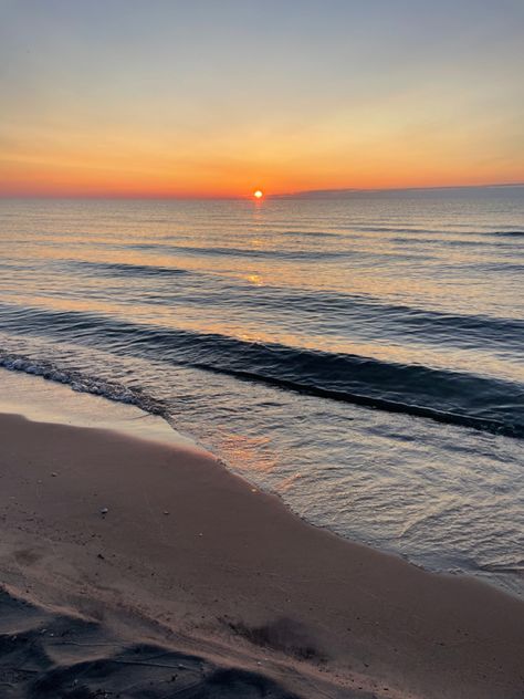 Sunrise over a lake Lake Aesthetics Wallpaper, Lake Wallpaper Aesthetic, Lake Huron Rocks, Sunrise Lake Aesthetic, Sunrise Lake, Lake Huron, Dream Board, Summer 2024, Lake House