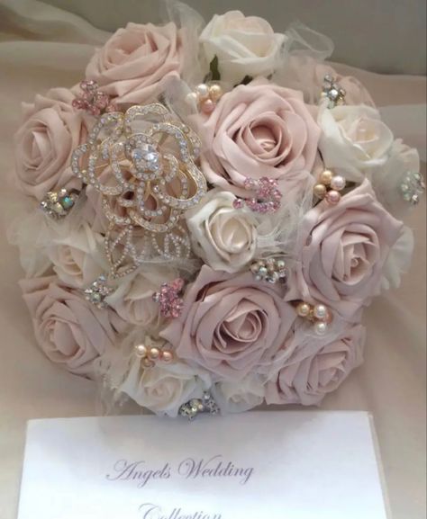 Rose Gold Flower Bouquet Quince, Quincera Bouquet, Rose Gold Quince Bouquet, Pink Quince Suprise Outfit, Pink Ramos Quince, Pink Quince Dress With Flowers, Pink Quince Bouquet, Ramos For Quinceanera, Quinceanera Bouquets