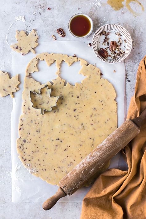 Food Photography Cookies, Maple Shortbread Cookies, Maple Shortbread, Cookies Fall, Pecan Shortbread Cookies, Pecan Shortbread, Styling Food Photography, Dessert Snacks, Fall Baking